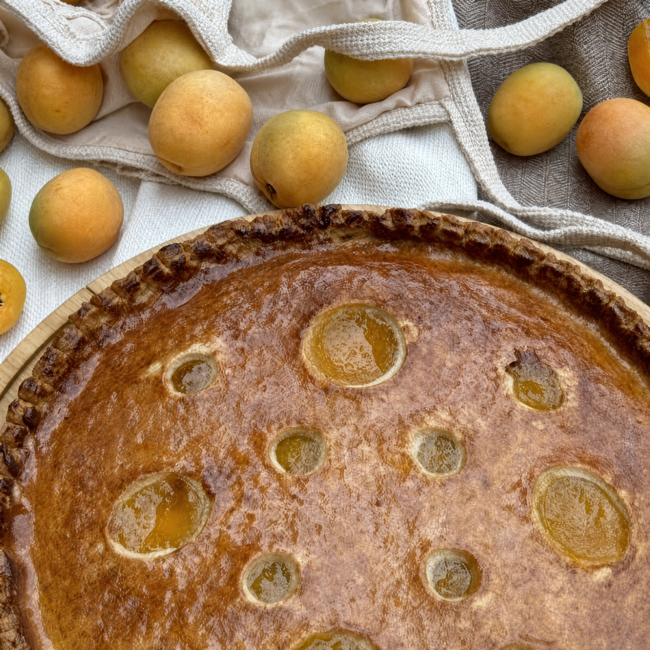 Apricot pie